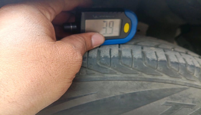 2011 Hyundai i20 SPORTZ 1.2, Petrol, Manual, 1,07,028 km, tyre