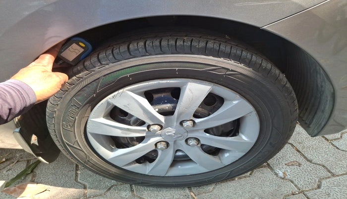 2012 Hyundai Eon MAGNA, Petrol, Manual, 35,381 km, tyre