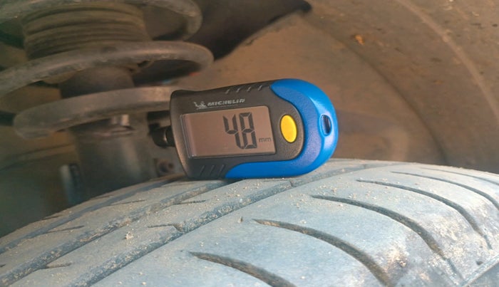 2014 Ford Fiesta AMBIENTE DIESEL, Diesel, Manual, 1,44,890 km, tyre