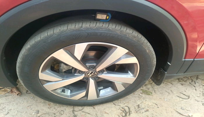 2023 Volkswagen TAIGUN TOPLINE 1.0 TSI MT, Petrol, Manual, 18,321 km, tyre