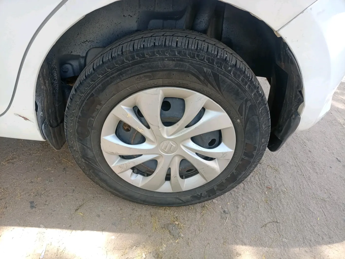 2022 Maruti Swift VXI, Petrol, Manual, 56,324 km, tyre