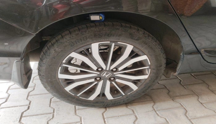 2017 Honda City 1.5L I-VTEC VX CVT, Petrol, Automatic, 70,406 km, tyre