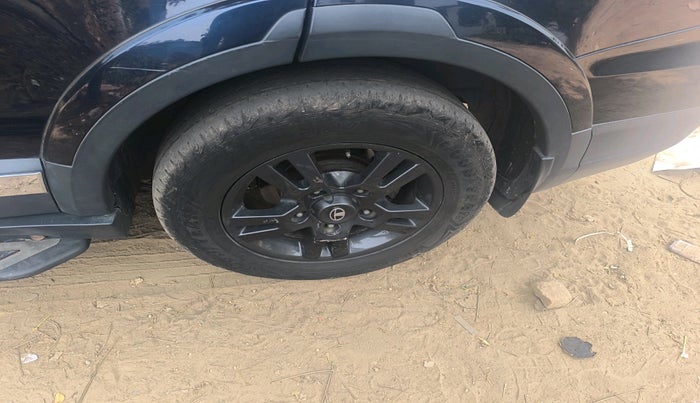 2019 Tata Hexa XTA 4X2 7 STR, Diesel, Automatic, 81,956 km, tyre