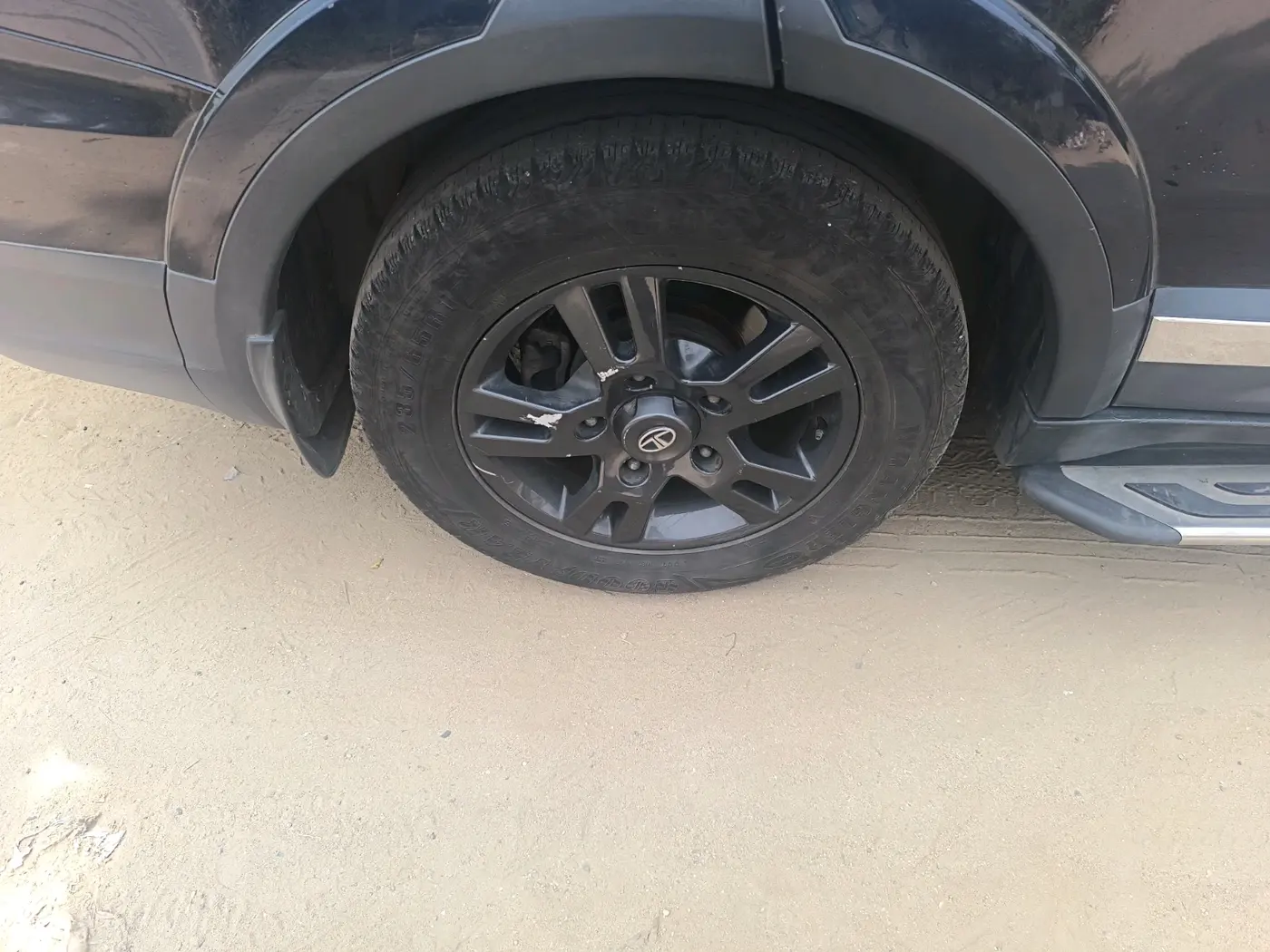 2019 Tata Hexa XTA 4X2 7 STR, Diesel, Automatic, 81,956 km, tyre