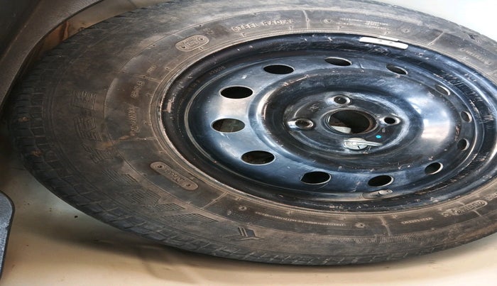 2014 Maruti Swift Dzire VXI, Petrol, Manual, 97,971 km, tyre