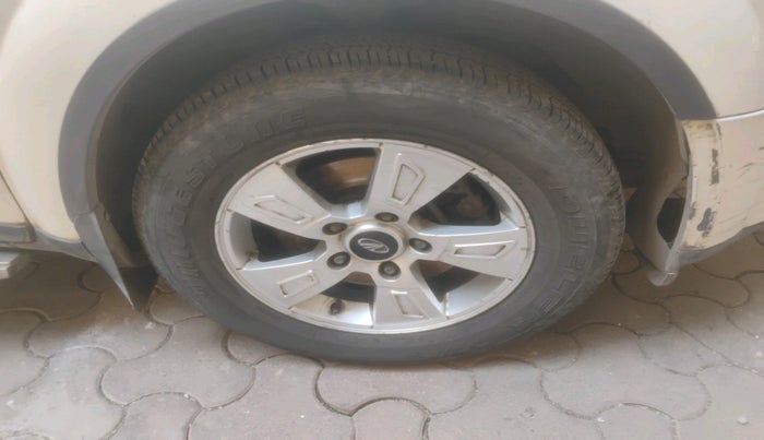 2015 Mahindra XUV500 W8, Diesel, Manual, 1,08,896 km, tyre