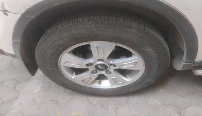 2015 Mahindra XUV500 W8, Diesel, Manual, 1,08,896 km, tyre