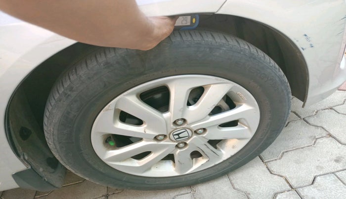 2015 Honda Mobilio 1.5L I-VTEC V, Petrol, Manual, 1,00,061 km, tyre