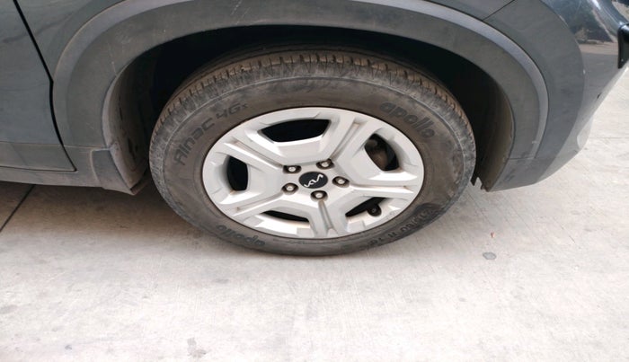 2021 KIA SONET HTK PLUS 1.0 IMT, Petrol, Manual, 17,446 km, tyre