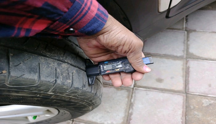 2016 Hyundai Creta SX 1.6 DIESEL, Diesel, Manual, 1,08,208 km, tyre