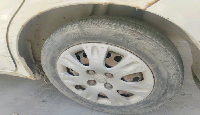 2015 Honda Amaze 1.2L I-VTEC E, Petrol, Manual, 45,000 km, tyre