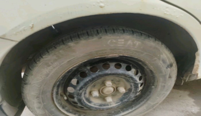 2015 Honda Amaze 1.2L I-VTEC E, Petrol, Manual, 45,000 km, tyre