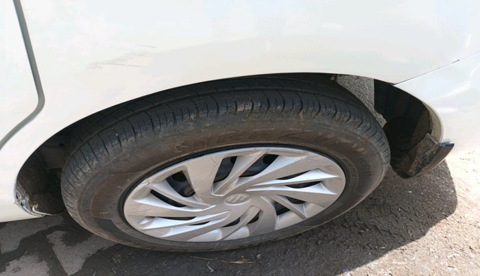 2021 Maruti Ertiga VXI CNG, CNG, Manual, 66,811 km, tyre