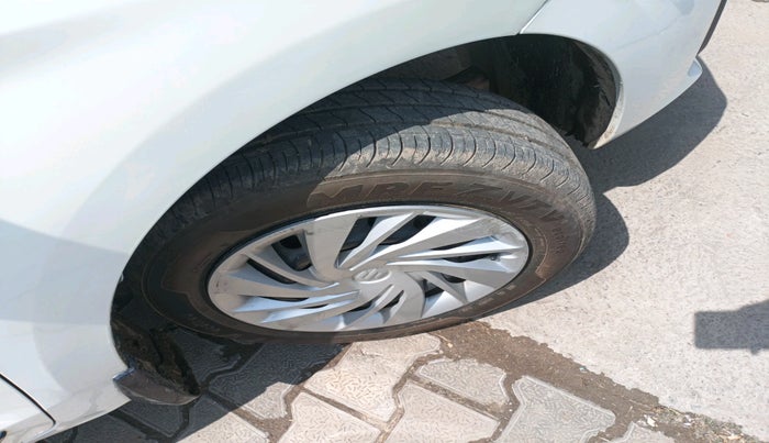 2021 Maruti Ertiga VXI CNG, CNG, Manual, 66,811 km, tyre