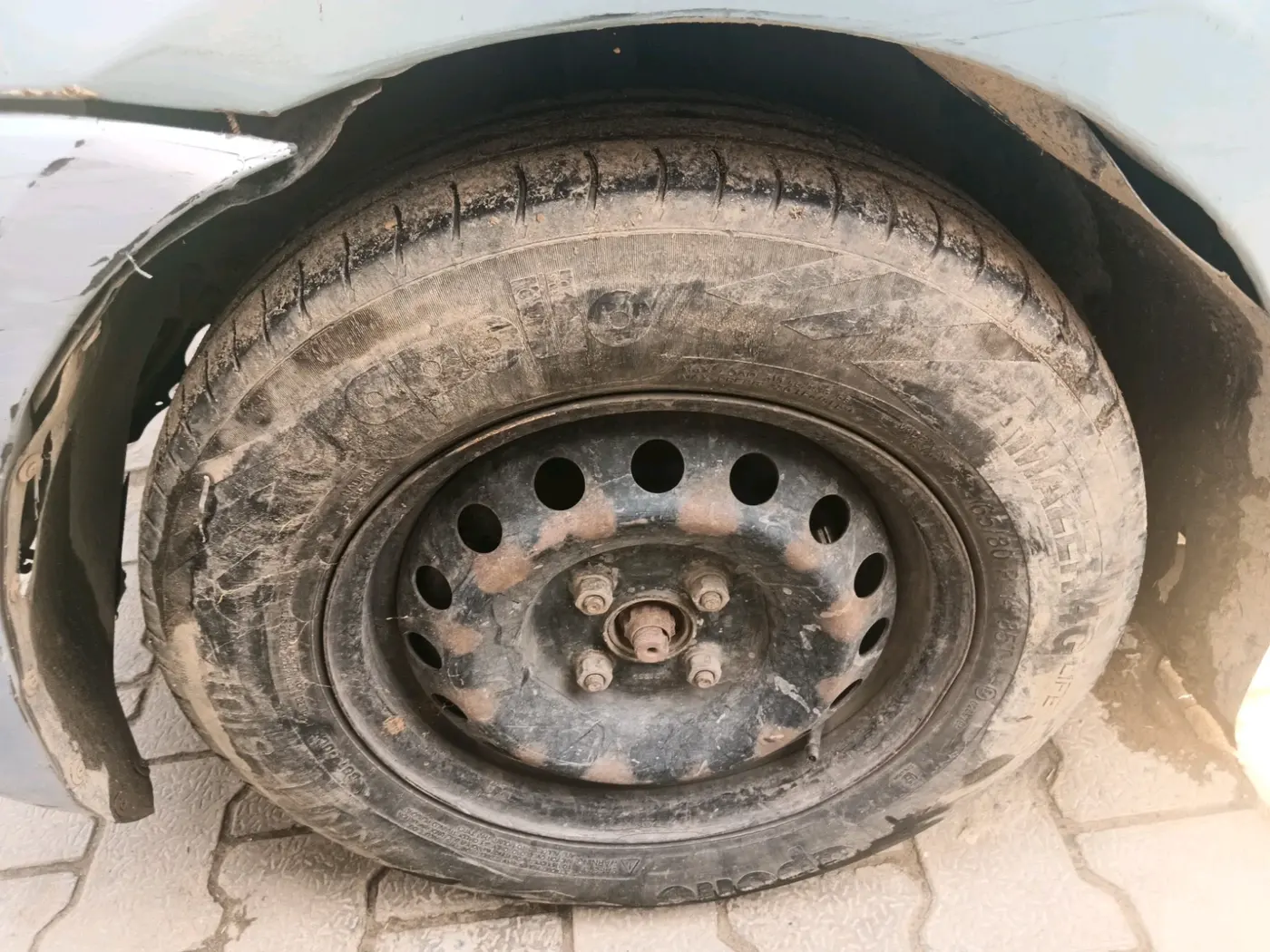 2011 Toyota Etios G, Petrol, Manual, 85,221 km, tyre