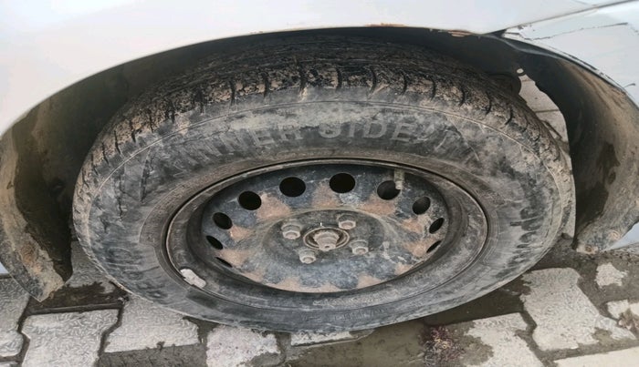 2011 Toyota Etios G, Petrol, Manual, 85,221 km, tyre