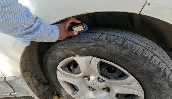 2016 Ford Ecosport AMBIENTE 1.5L PETROL, CNG, Manual, 93,895 km, tyre