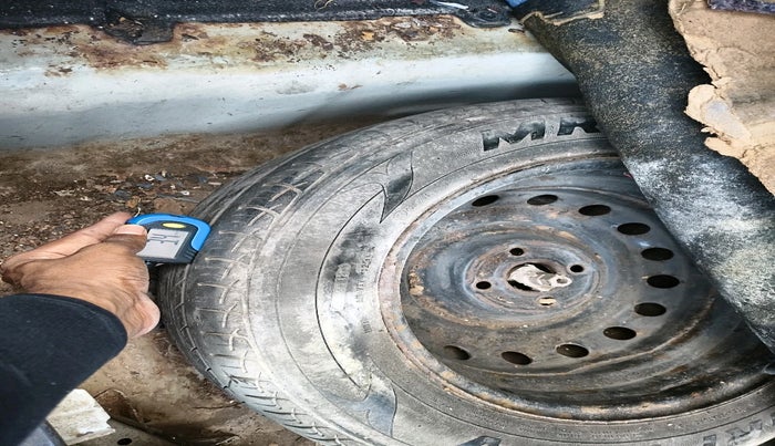 2013 Hyundai Verna FLUIDIC 1.6 CRDI EX, Diesel, Manual, 93,761 km, tyre