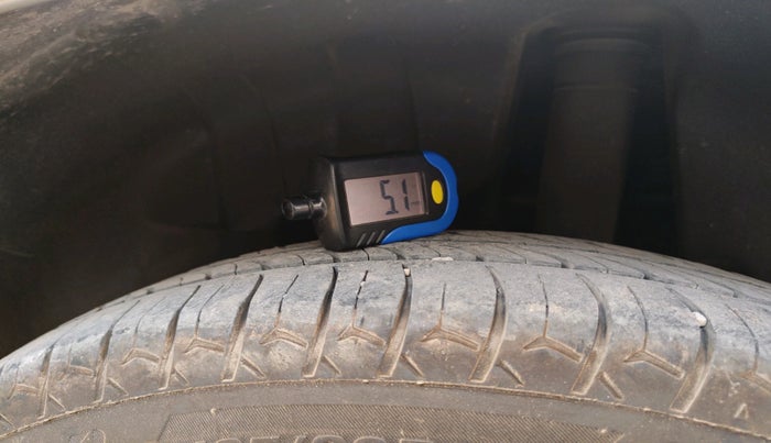 2019 Maruti Swift VXI, Petrol, Manual, 85,131 km, tyre