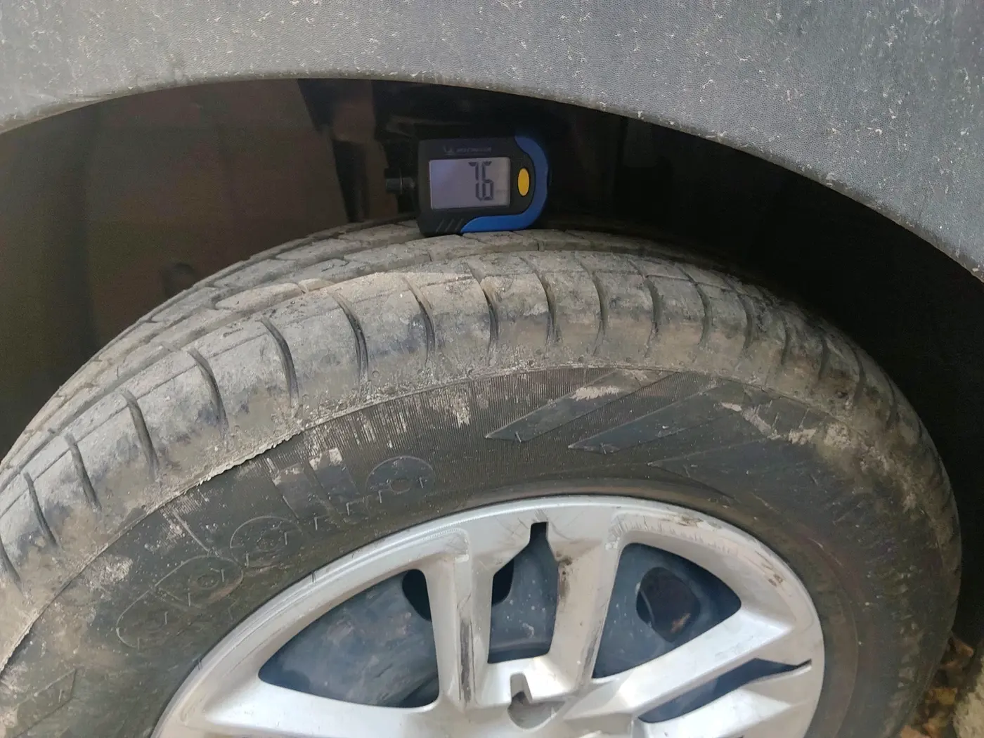 2019 Renault TRIBER RXT, Petrol, Manual, 4,50,000 km, tyre