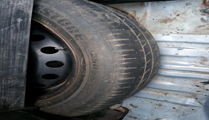 2011 Toyota Etios G, Petrol, Manual, 96,352 km, tyre