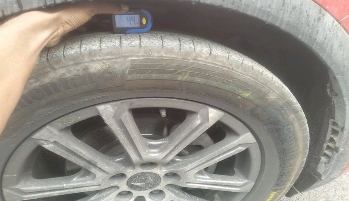 2023 Mahindra XUV700 AX 7 LUXURY D AWD AT 7 STR, Diesel, Automatic, 96,065 km, tyre