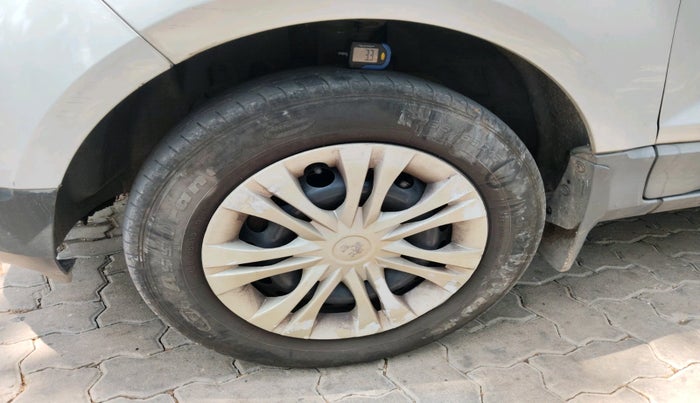 2016 Ford Ecosport TREND 1.5L DIESEL, Diesel, Manual, 1,28,138 km, tyre