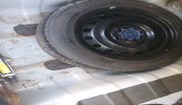 2014 Hyundai Xcent SX 1.1 CRDI, Diesel, Manual, 98,733 km, tyre