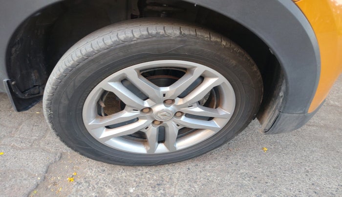 2022 Renault TRIBER RXZ, Petrol, Manual, 1,28,942 km, tyre