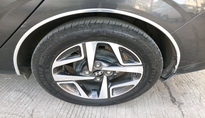 2022 Hyundai AURA SX 1.2 CNG, CNG, Manual, 45,579 km, tyre