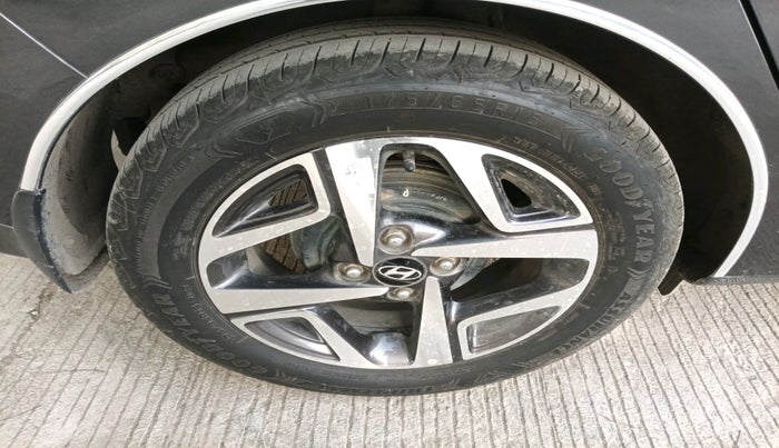 2022 Hyundai AURA SX 1.2 CNG, CNG, Manual, 45,579 km, tyre