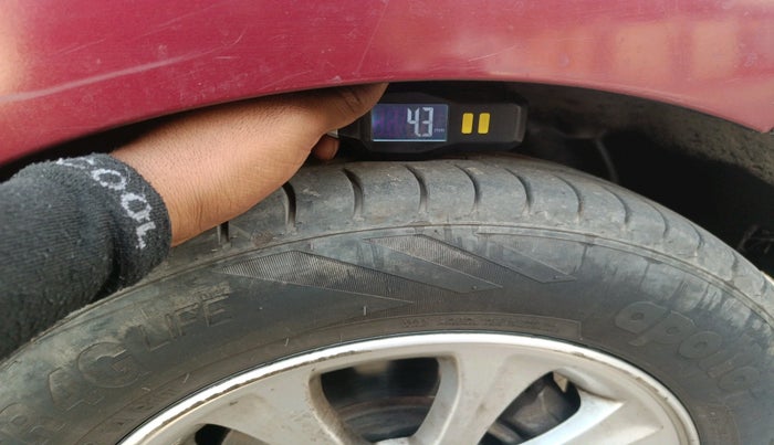 2013 Hyundai Grand i10 ASTA 1.1 CRDI, Diesel, Manual, 1,53,202 km, tyre