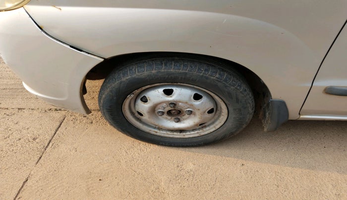 2012 Maruti Zen Estilo LXI CNG, CNG, Manual, 91,522 km, tyre