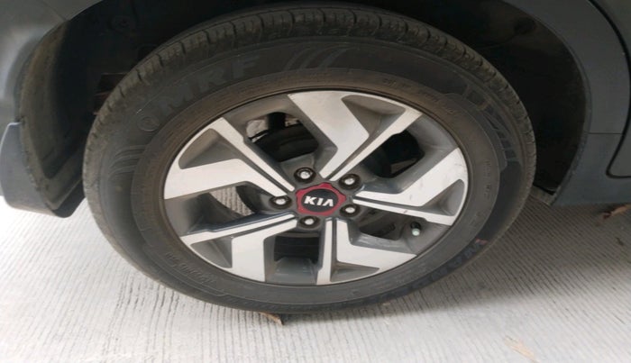 2021 KIA SONET GTX PLUS 1.5 AT, Diesel, Automatic, 1,58,471 km, tyre