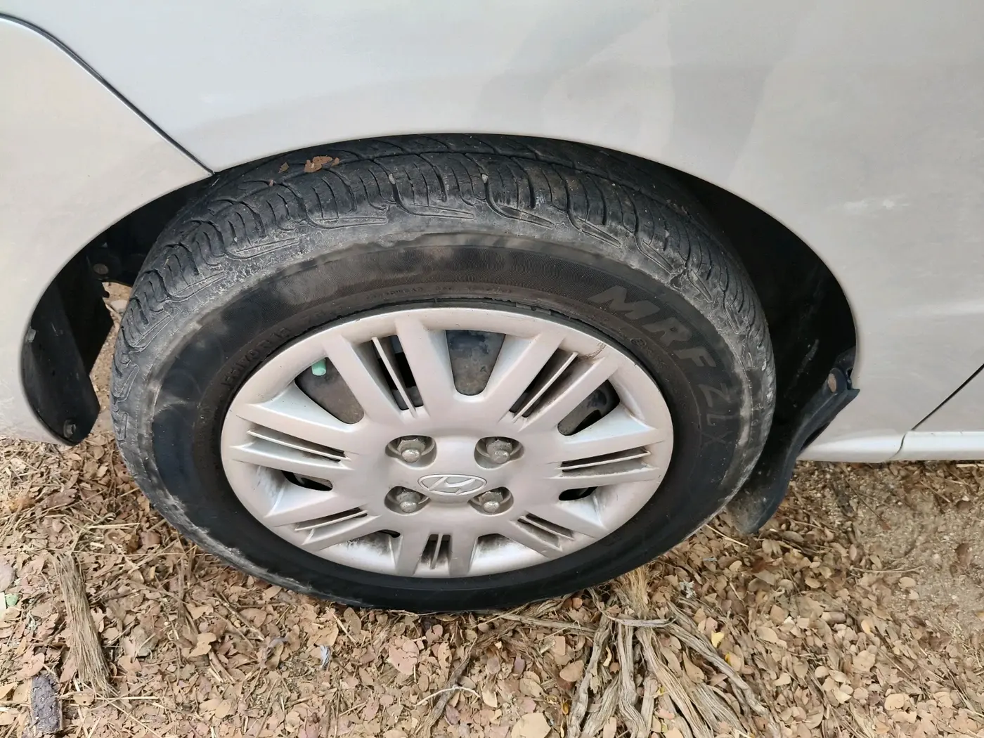 2014 Hyundai Santro Xing GLS LPG, Petrol, Manual, 79,114 km, tyre