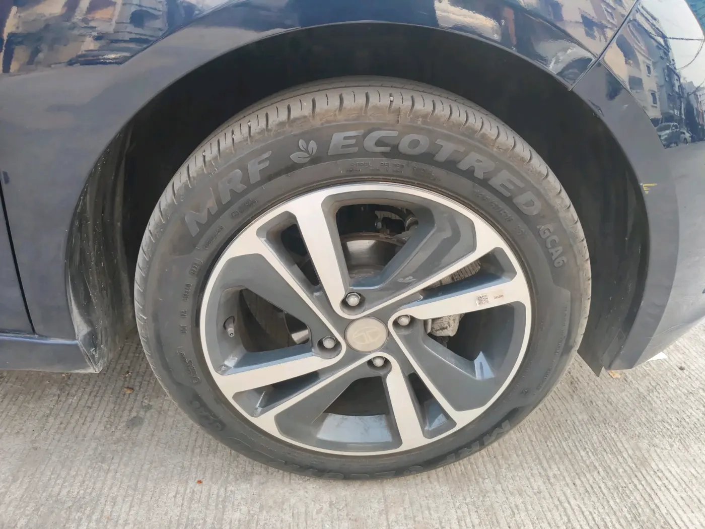 2024 Tata ALTROZ XZ + SUNROOF, Petrol, Manual, 6,108 km, tyre