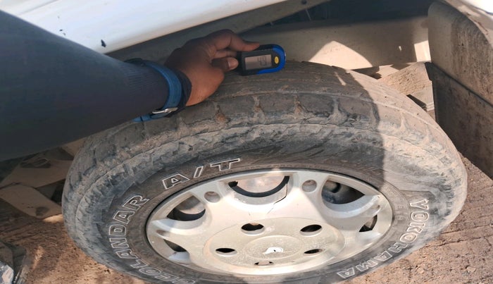 2017 Mahindra Bolero SLE BS IV, Diesel, Manual, 1,65,338 km, tyre