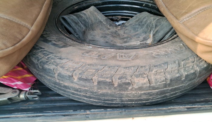 2017 Mahindra Bolero SLE BS IV, Diesel, Manual, 1,65,338 km, tyre