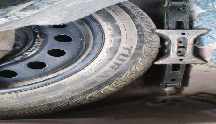 2015 Toyota Etios CROSS 1.2 G, Petrol, Manual, 77,889 km, tyre