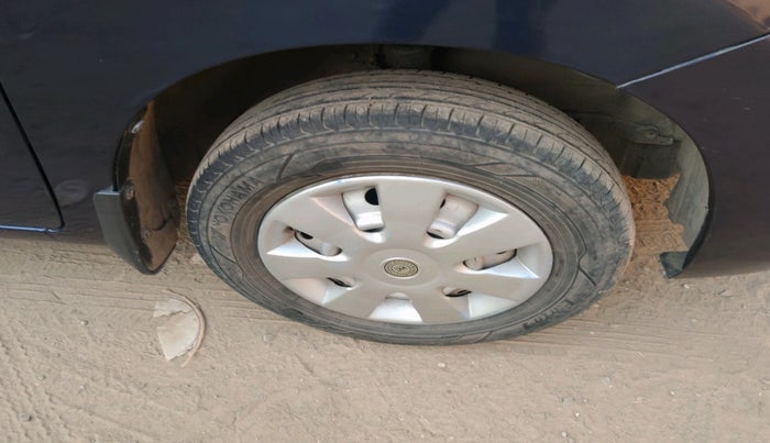 2017 Maruti Wagon R 1.0 LXI CNG, CNG, Manual, 87,349 km, tyre