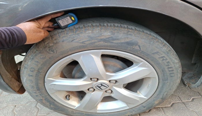 2012 Honda Jazz 1.2 L I-VTEC SELECT, Petrol, Manual, 1,01,970 km, tyre