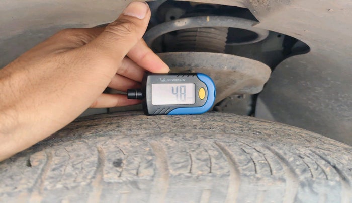 2017 Mahindra XUV500 W6, Diesel, Manual, 1,05,349 km, tyre