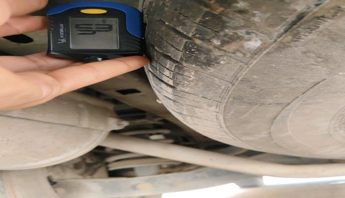 2017 Mahindra XUV500 W6, Diesel, Manual, 1,05,349 km, tyre