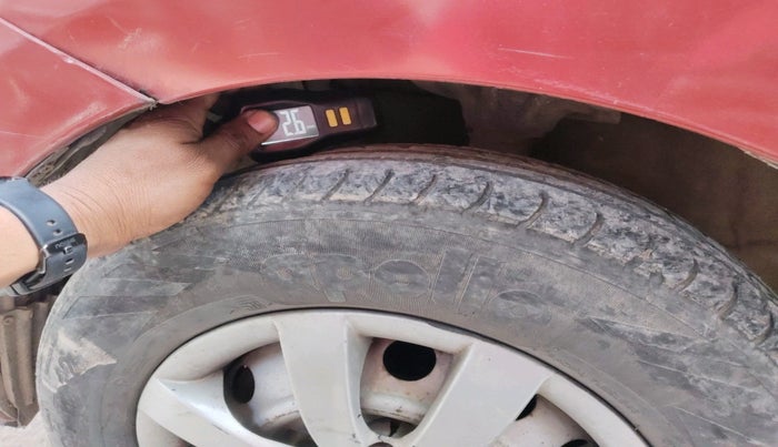 2013 Hyundai Eon ERA +, CNG, Manual, 1,57,178 km, tyre