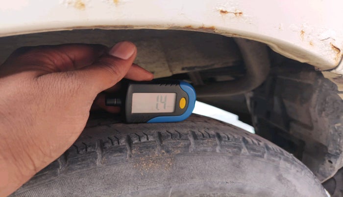 2015 Maruti Alto K10 VXI, Petrol, Manual, 1,02,723 km, tyre