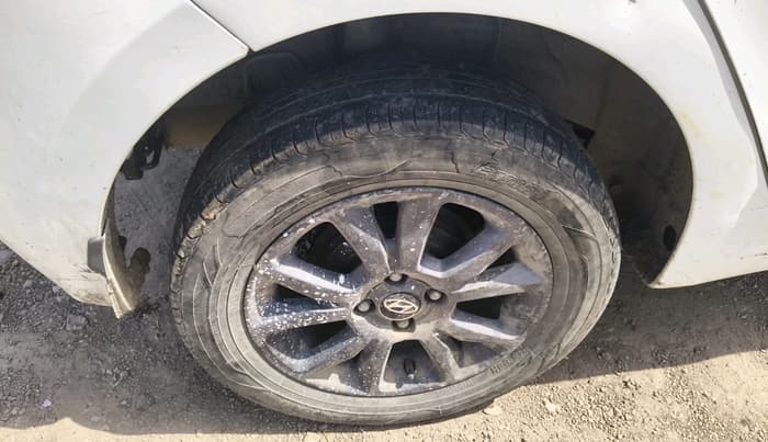 2018 Hyundai Elite i20 ASTA 1.4 CRDI, Diesel, Manual, 1,03,928 km, tyre