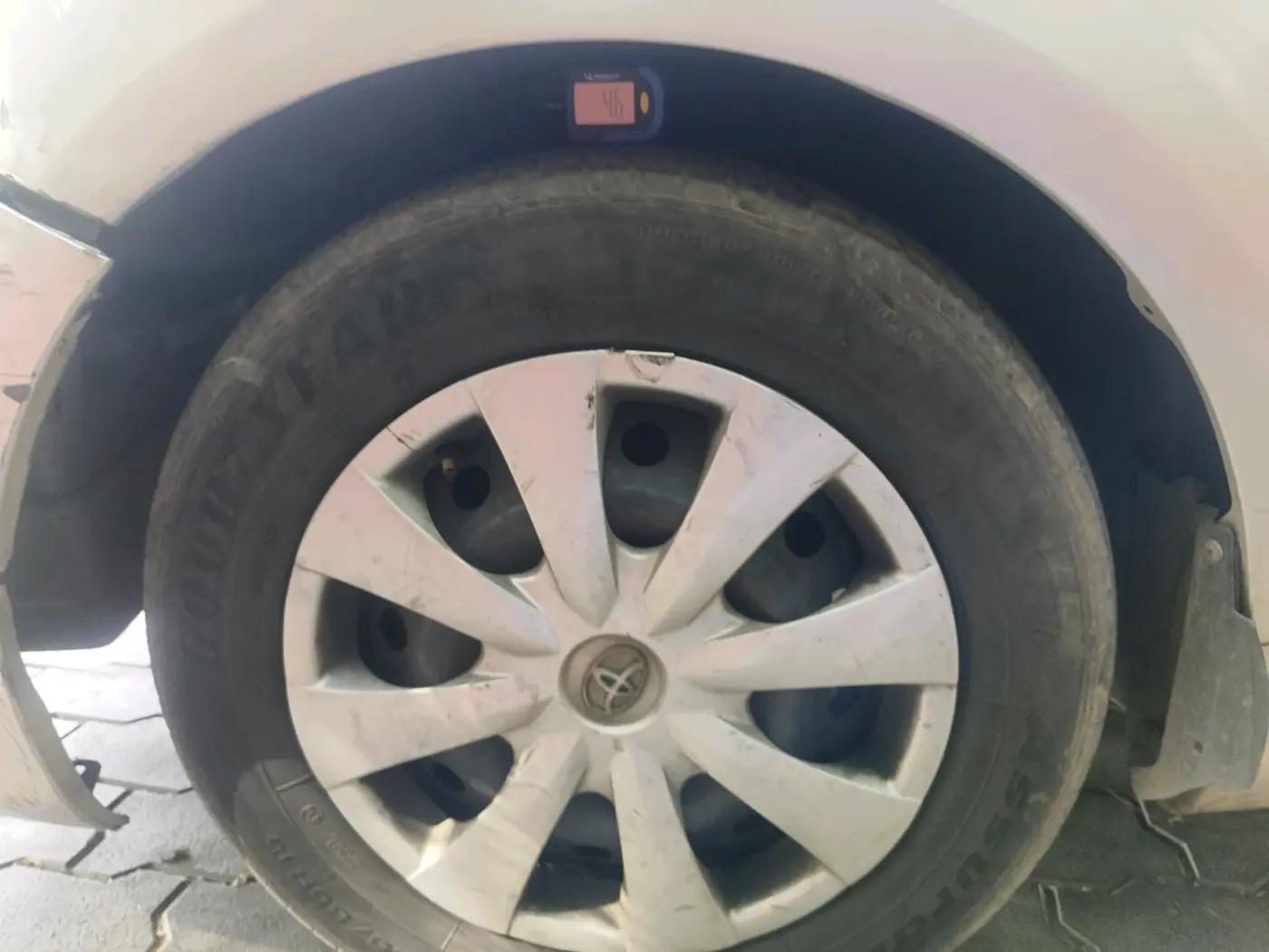 2011 Toyota Corolla Altis J PETROL, CNG, Manual, 1,50,026 km, tyre