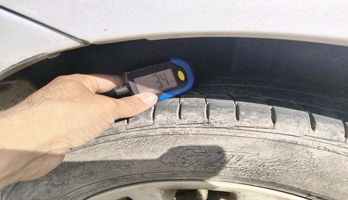 2011 Toyota Etios VX, Petrol, Manual, 1,00,755 km, tyre