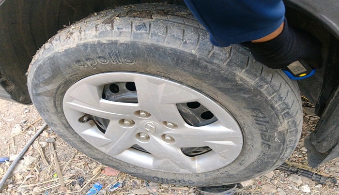 2020 Hyundai VENUE S 1.2, Petrol, Manual, 27,667 km, tyre