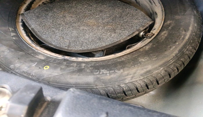 2020 Hyundai VENUE S 1.2, Petrol, Manual, 27,667 km, tyre